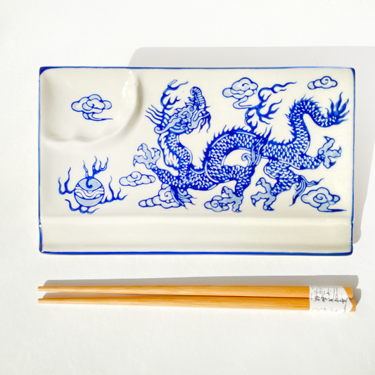 Dragon Plate w. Chopsticks
