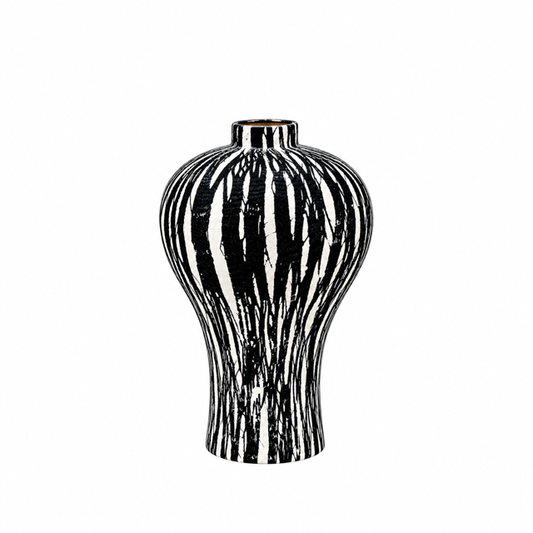 Sootjagi Vase Black & White